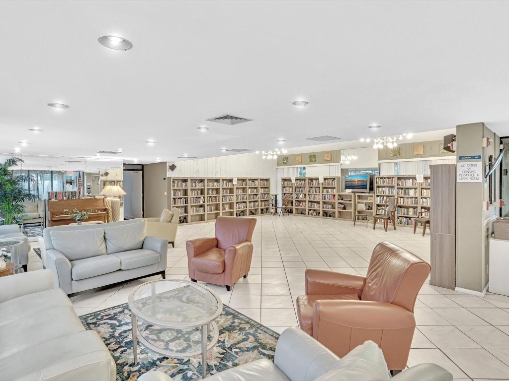 2306 S Cypress Bend Dr 416