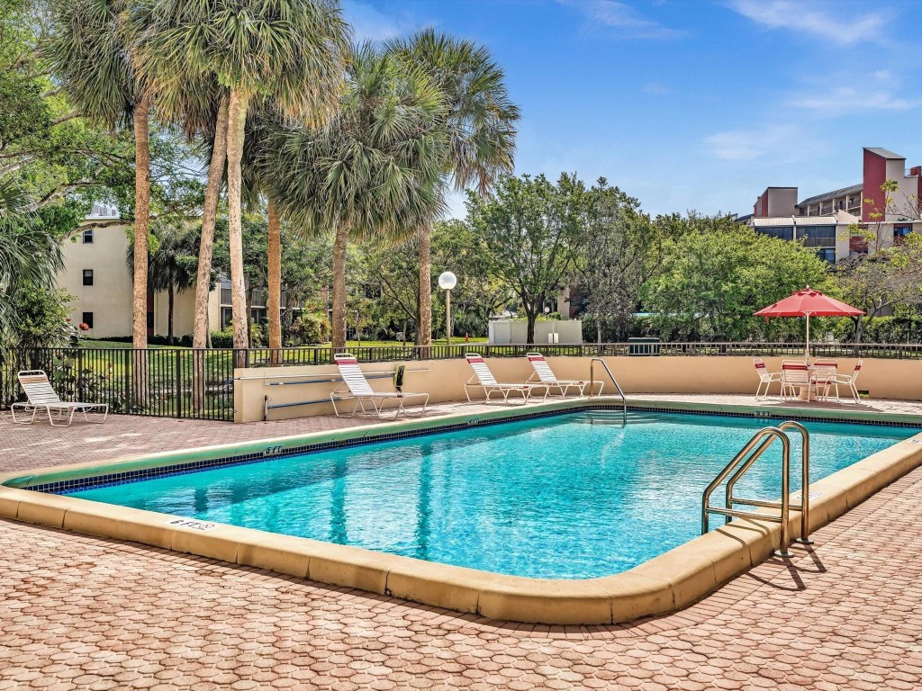 2306 S Cypress Bend Dr 416