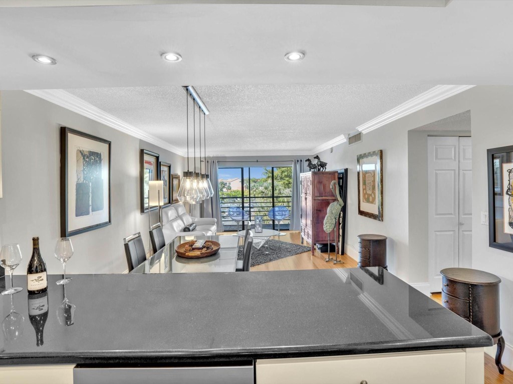 2306 S Cypress Bend Dr 416