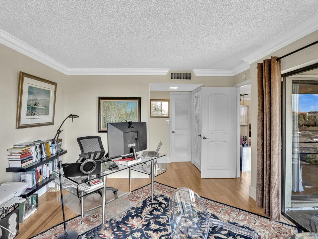 2306 S Cypress Bend Dr 416