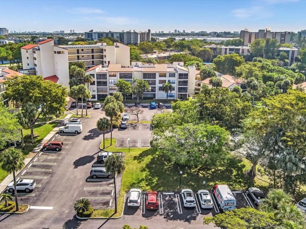 2306 S Cypress Bend Dr 416