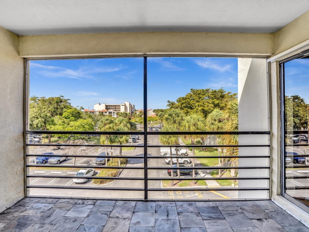 2306 S Cypress Bend Dr 416