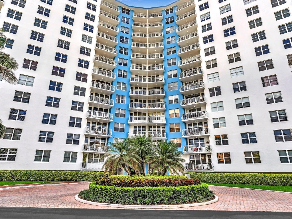 301 N Ocean Blvd 907