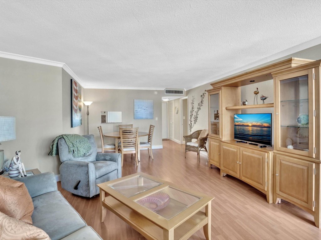 301 N Ocean Blvd 907