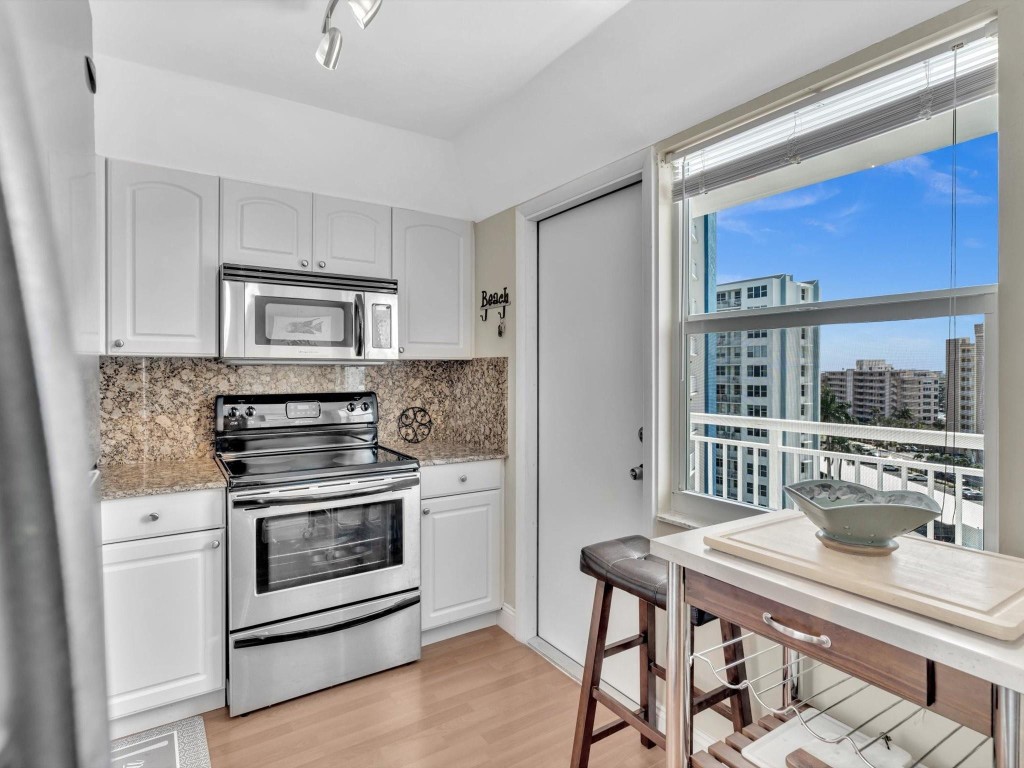 301 N Ocean Blvd 907