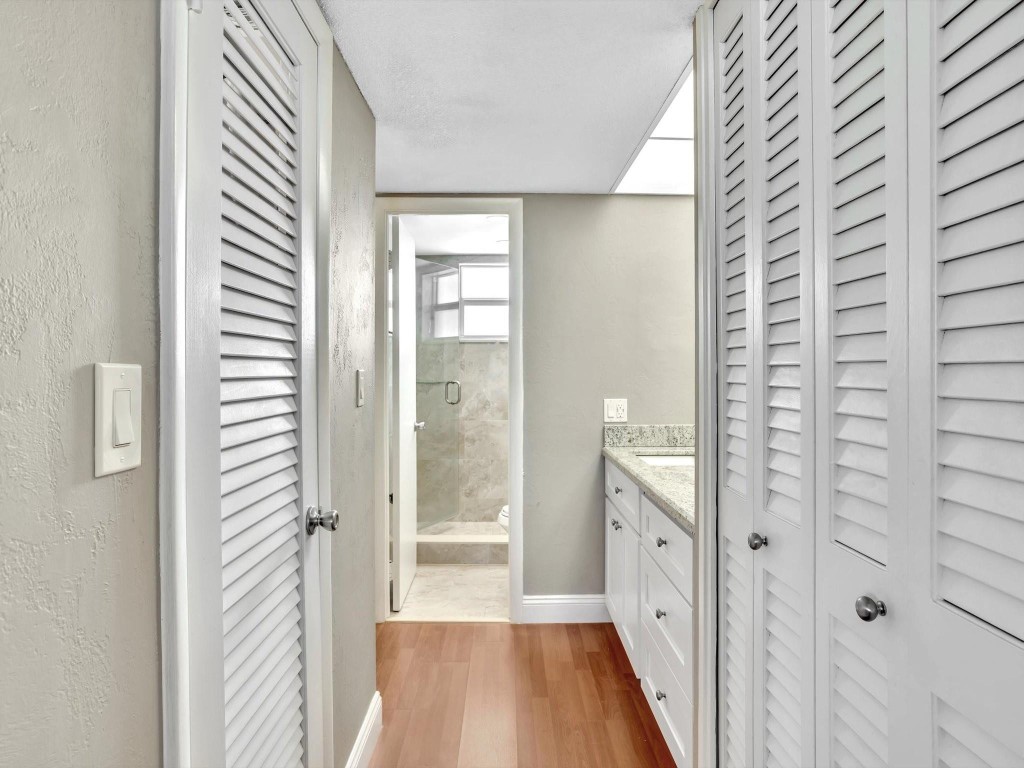 301 N Ocean Blvd 907