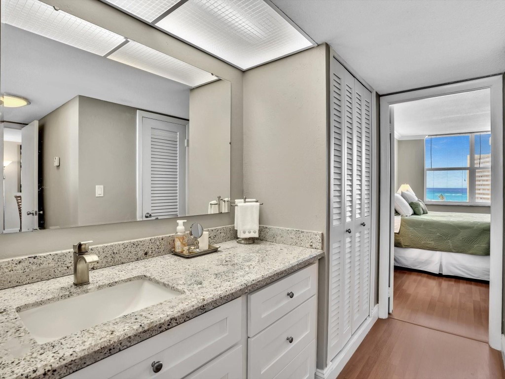 301 N Ocean Blvd 907