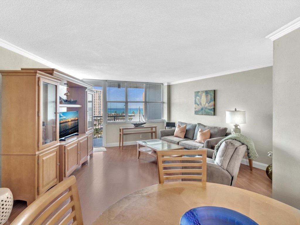 301 N Ocean Blvd 907