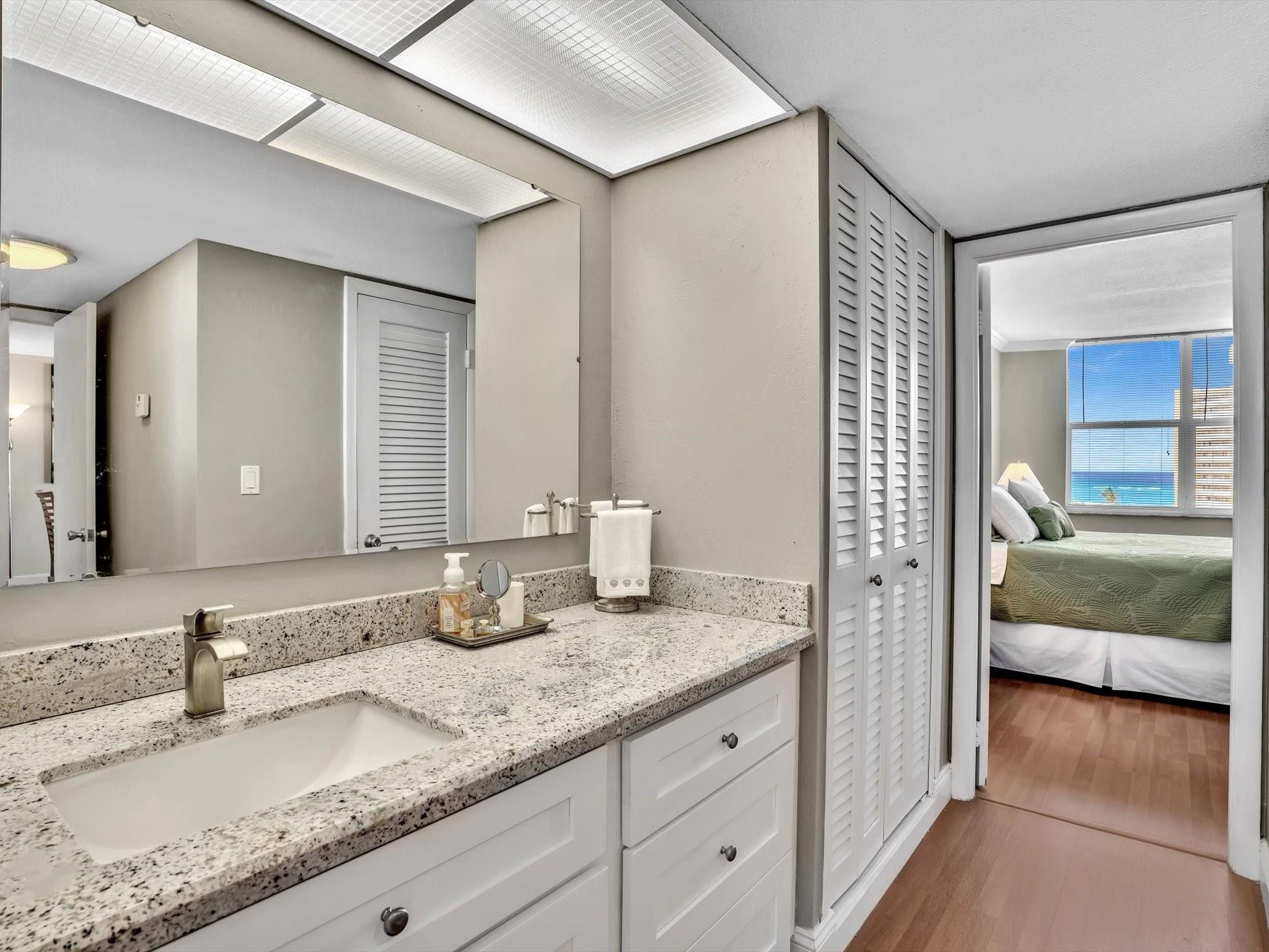 301 N Ocean Blvd 907