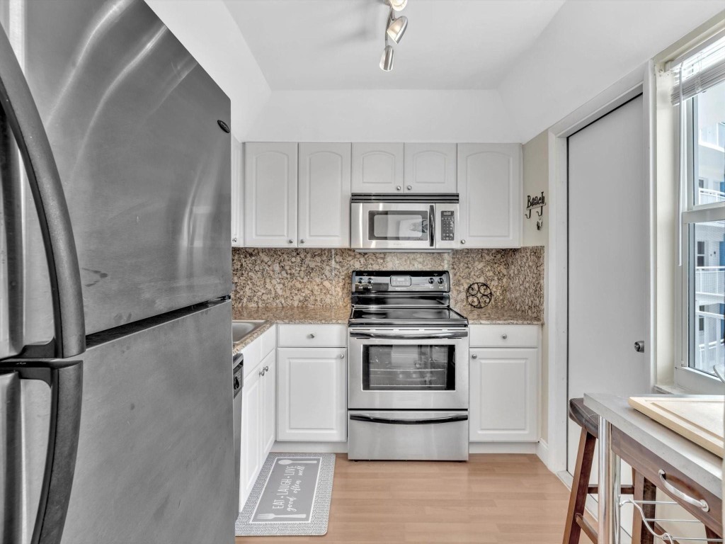 301 N Ocean Blvd 907