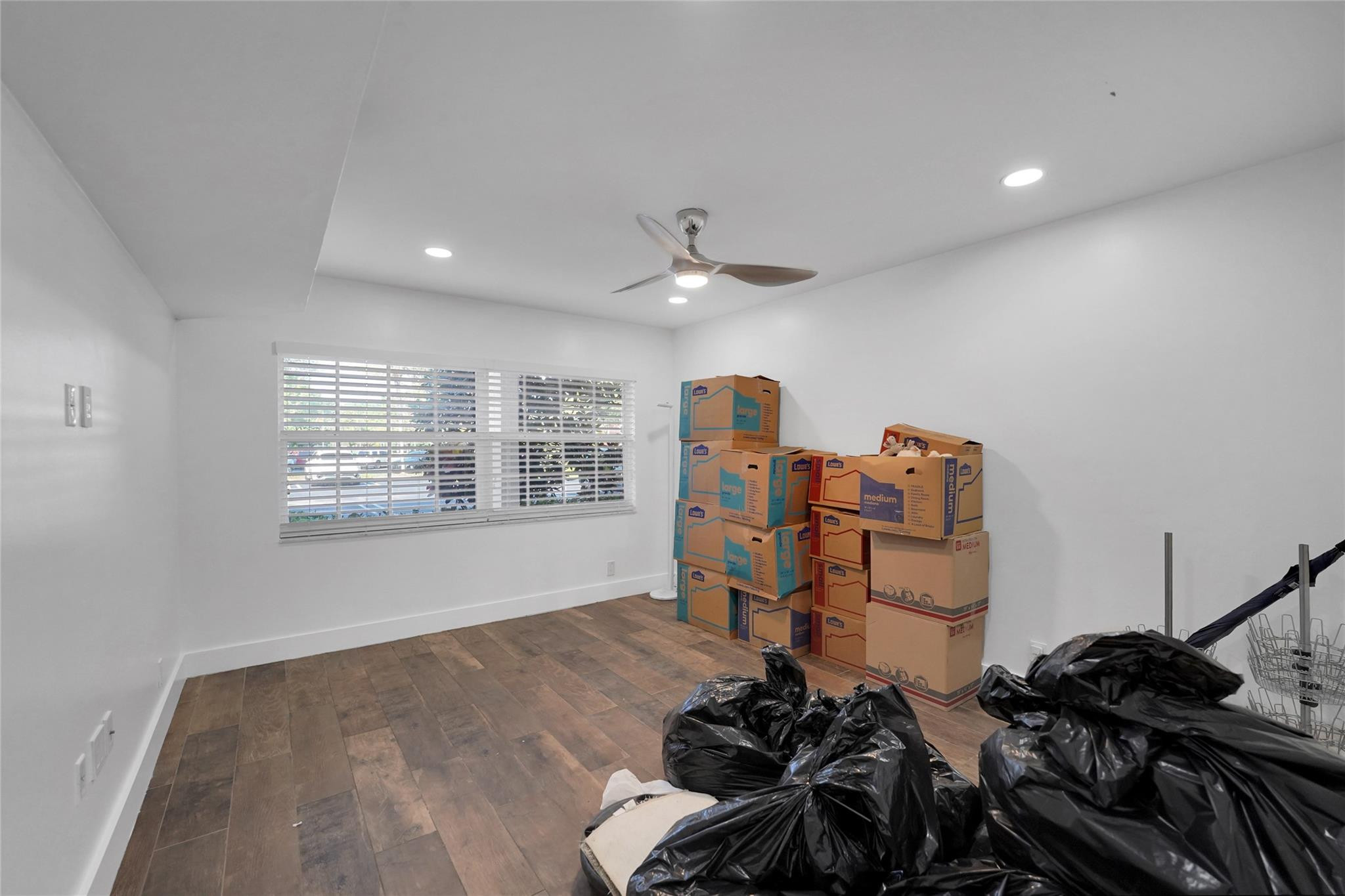 565 Oaks Ln 110