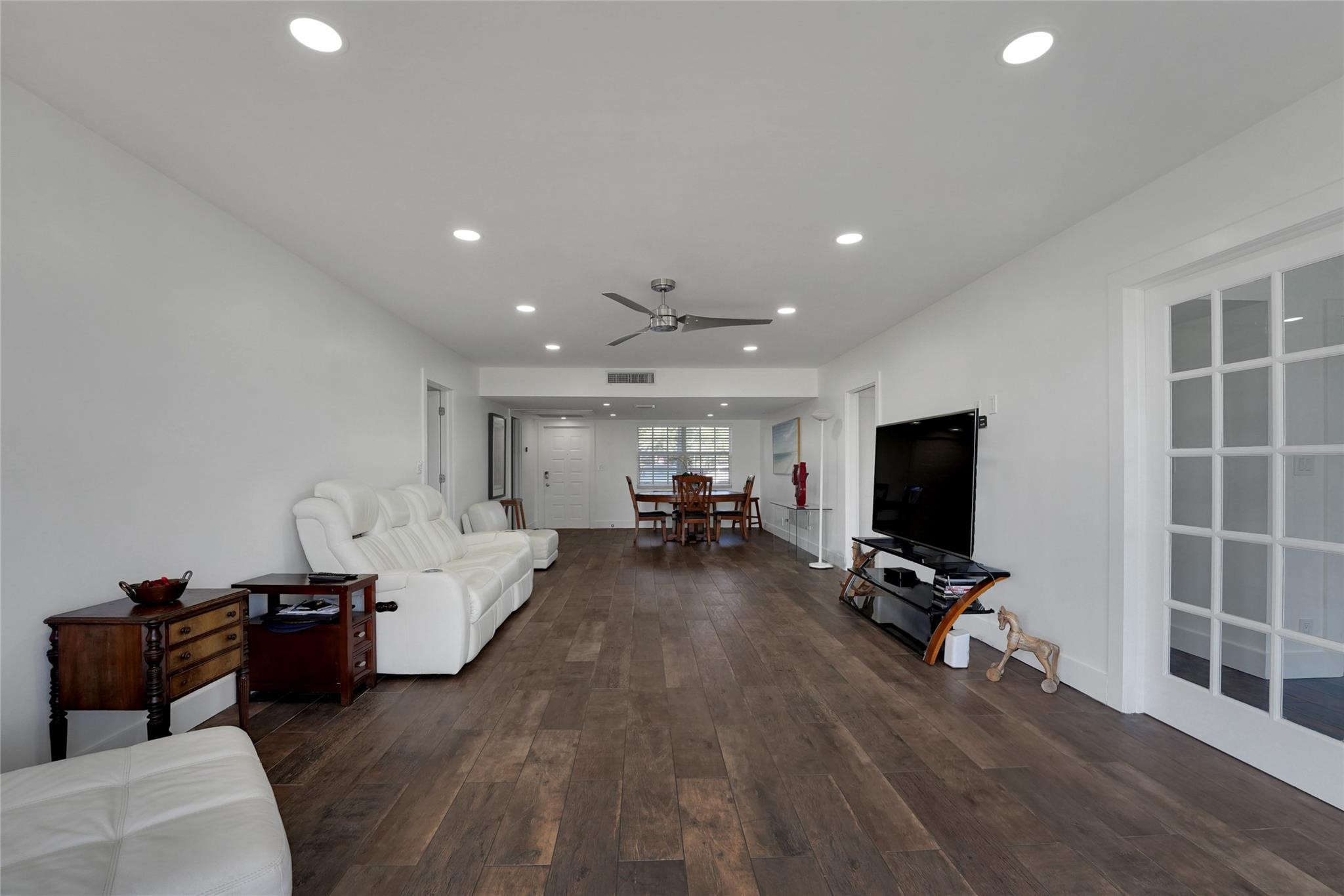 565 Oaks Ln 110