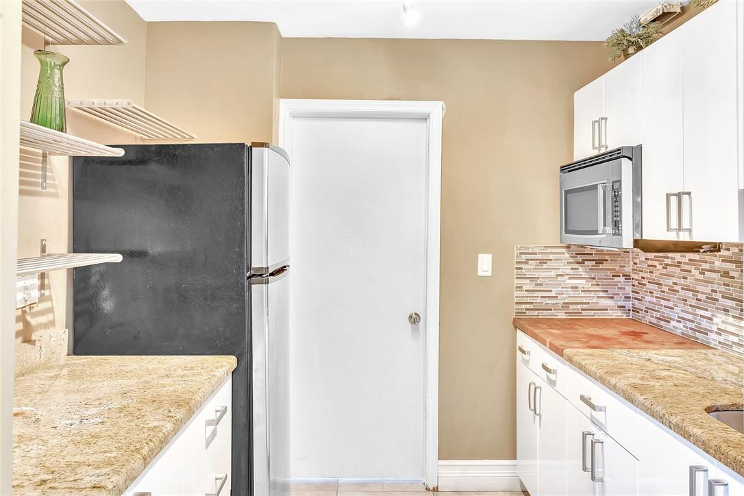 305 N Pompano Beach Blvd 1402