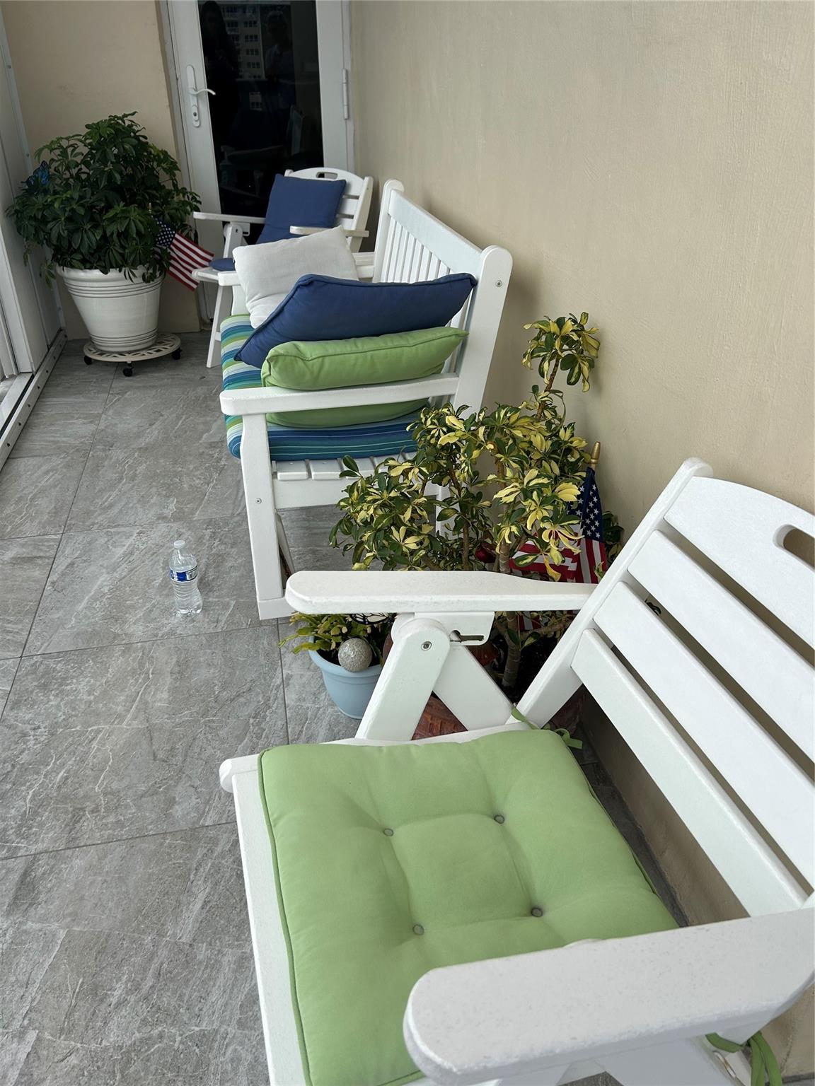 305 N Pompano Beach Blvd 1402