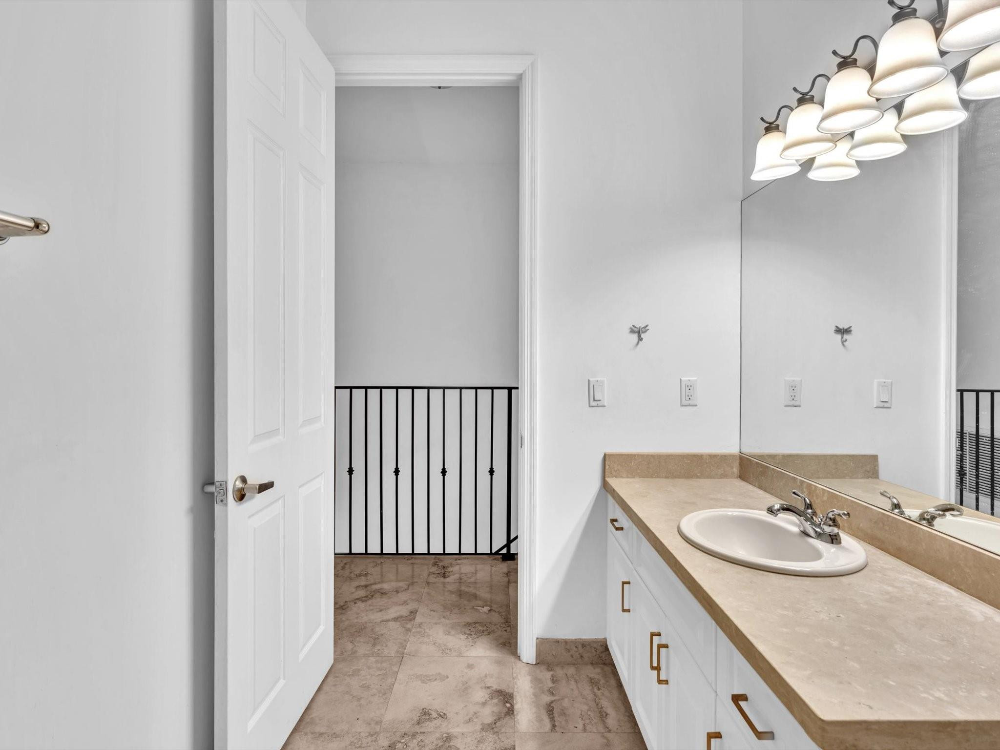 1139 NE 13th Ave 1139