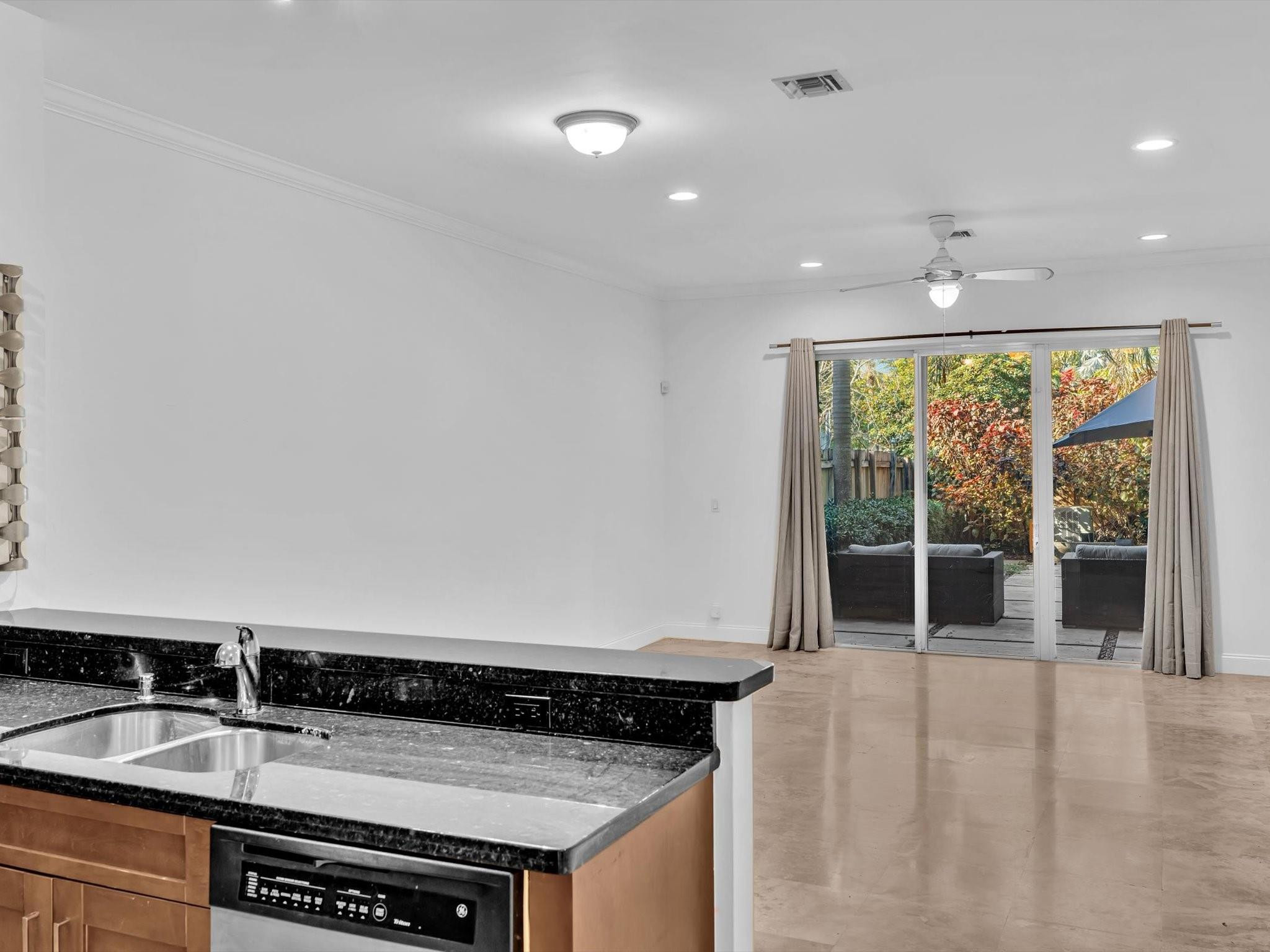 1139 NE 13th Ave 1139