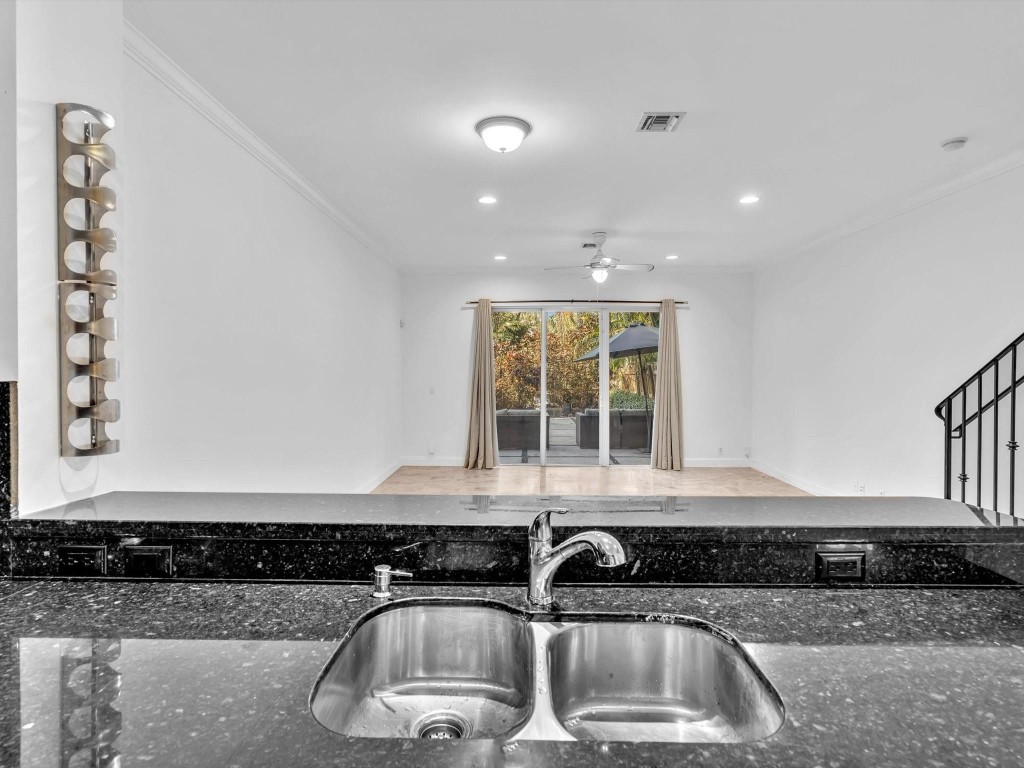 1139 NE 13th Ave 1139