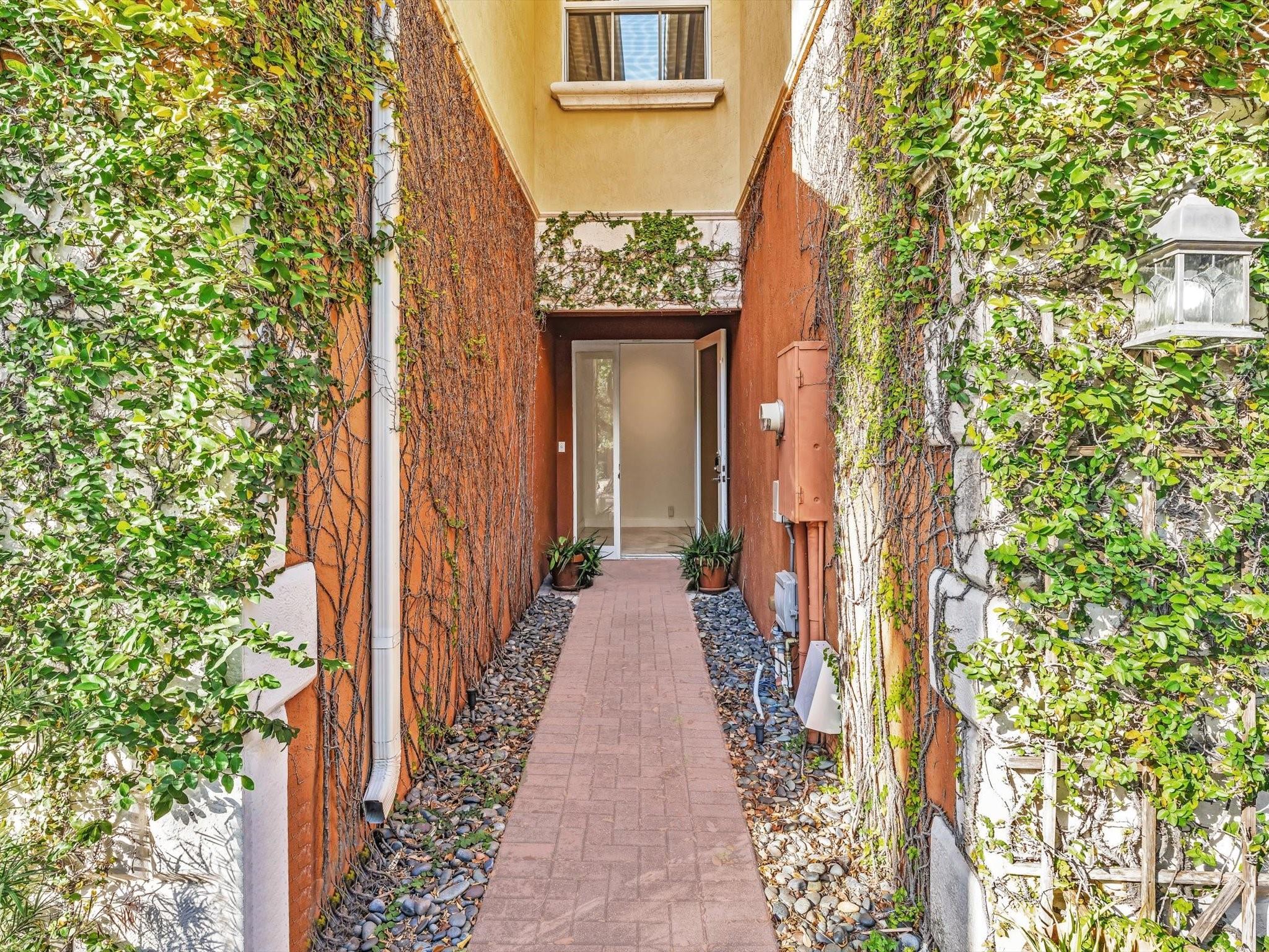 1139 NE 13th Ave 1139