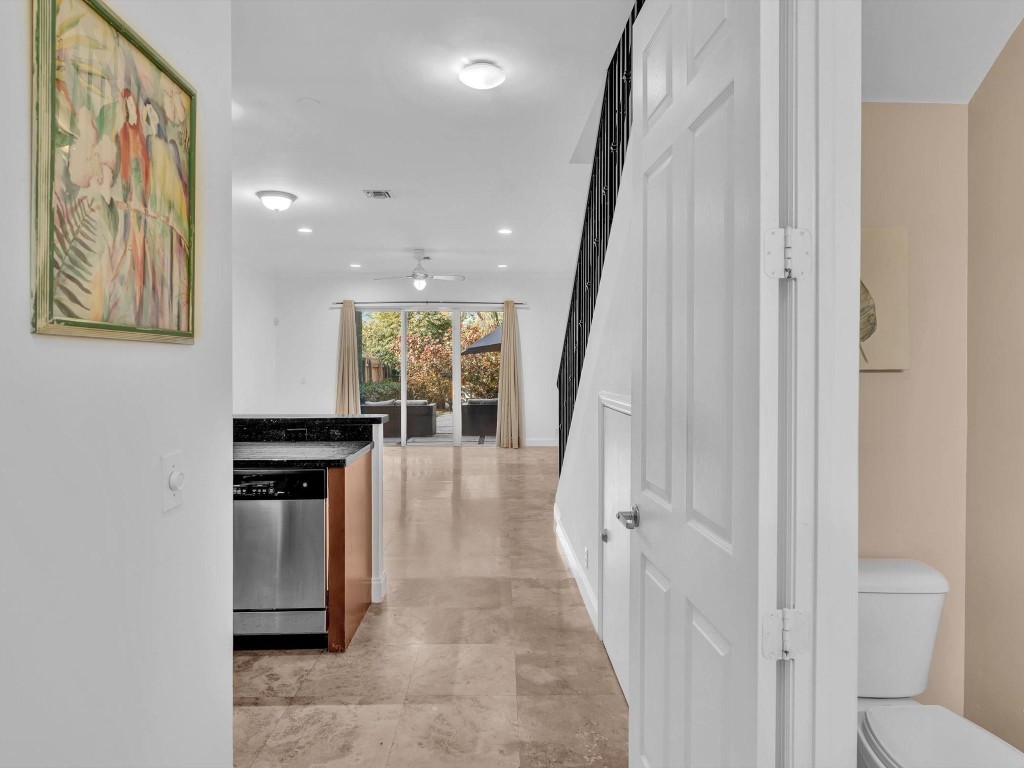 1139 NE 13th Ave 1139