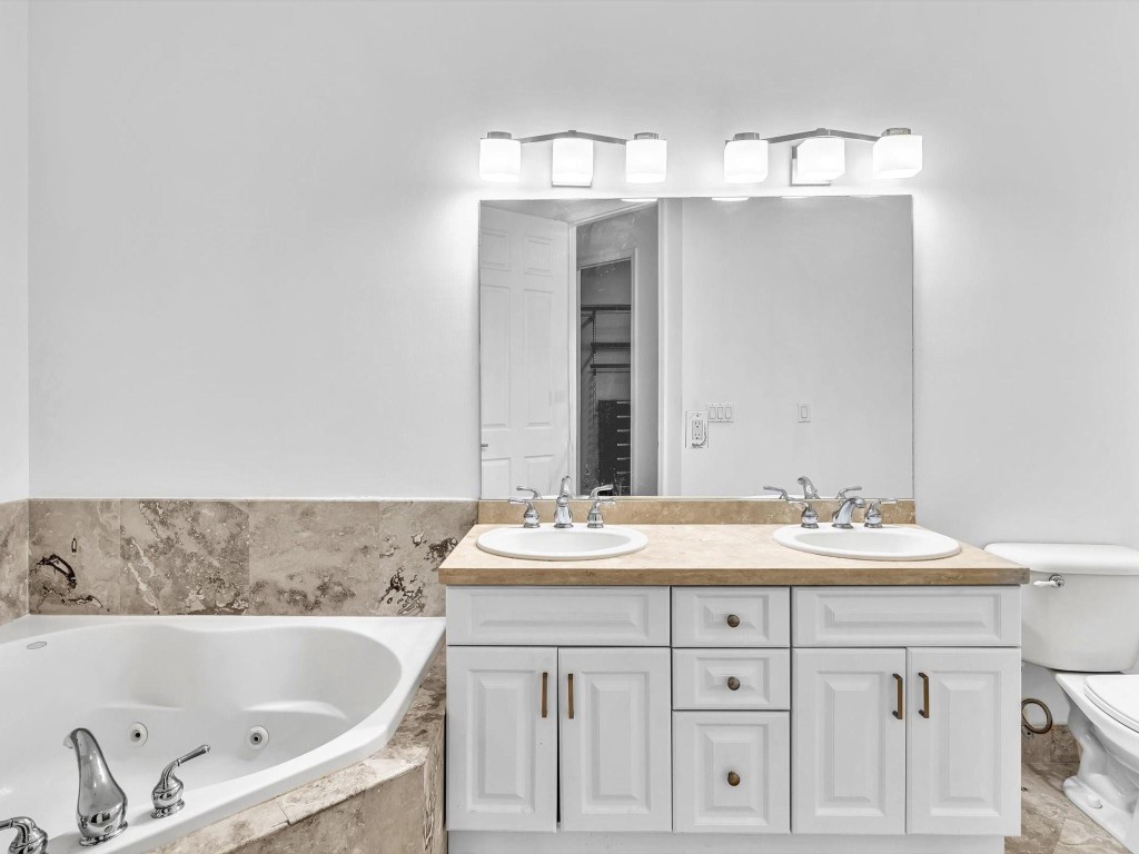 1139 NE 13th Ave 1139