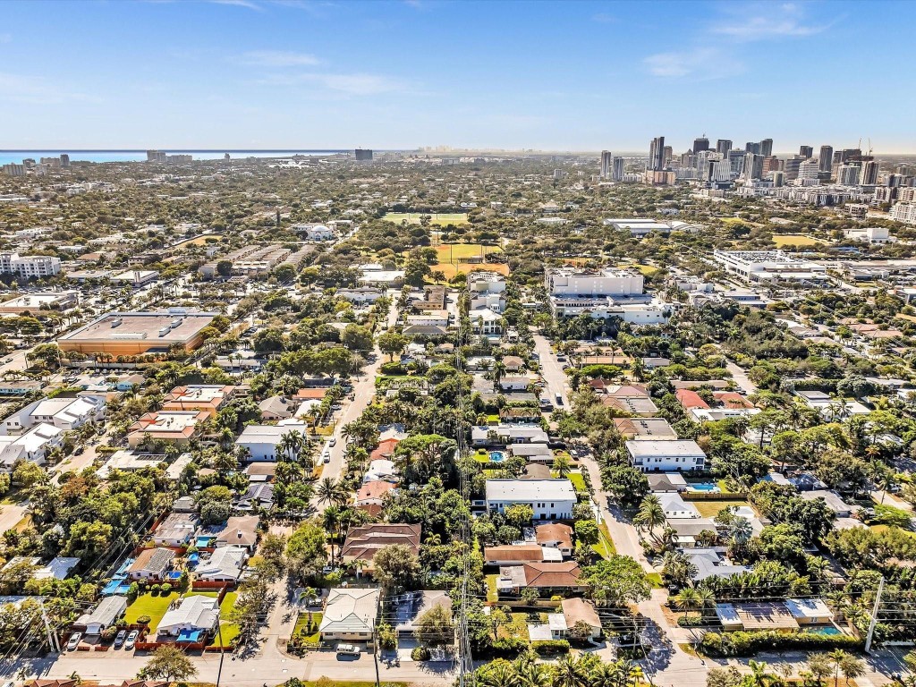 1139 NE 13th Ave 1139