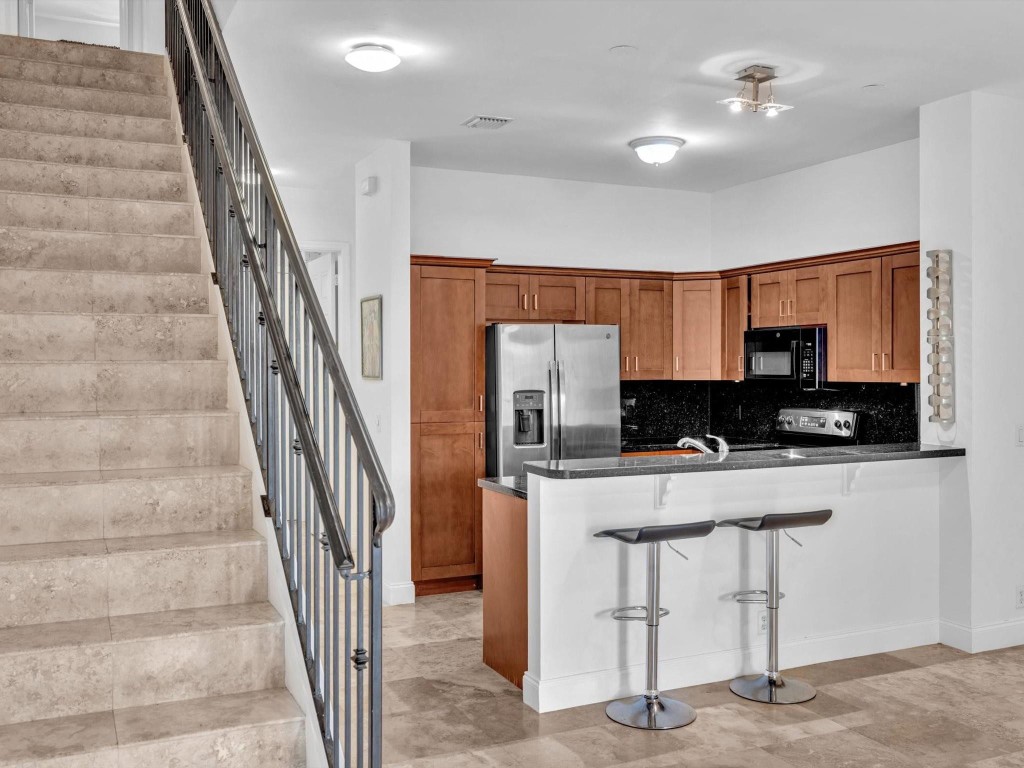 1139 NE 13th Ave 1139