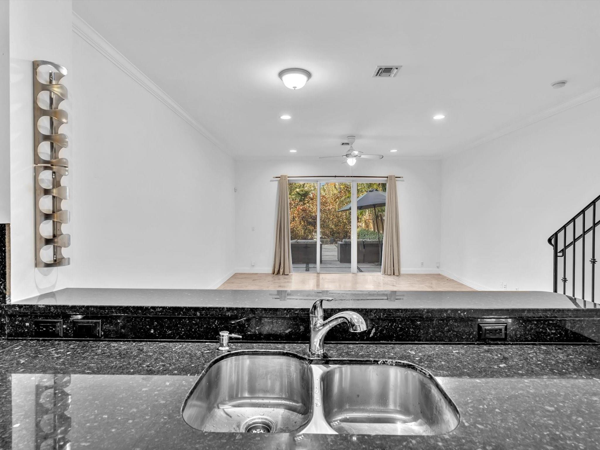 1139 NE 13th Ave 1139