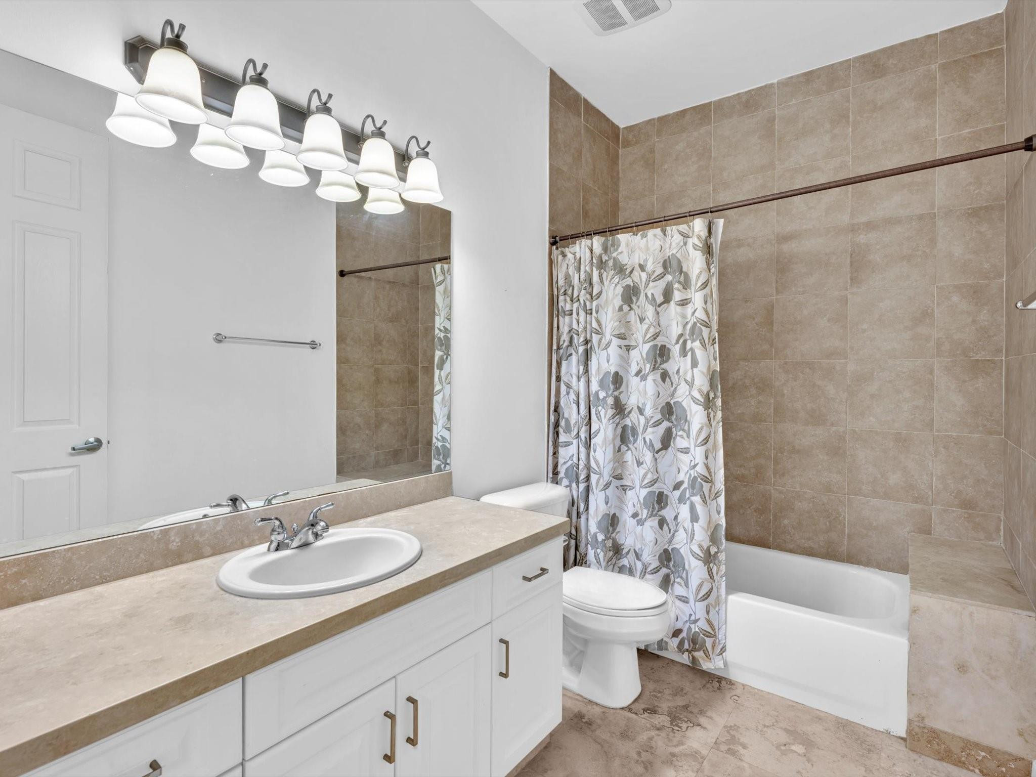 1139 NE 13th Ave 1139