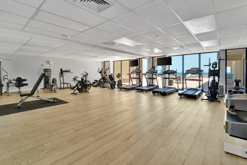 1149 Hillsboro Mile 410