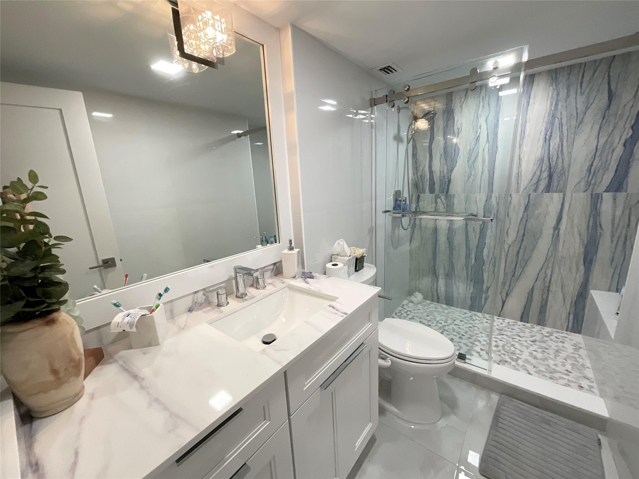 1149 Hillsboro Mile 410