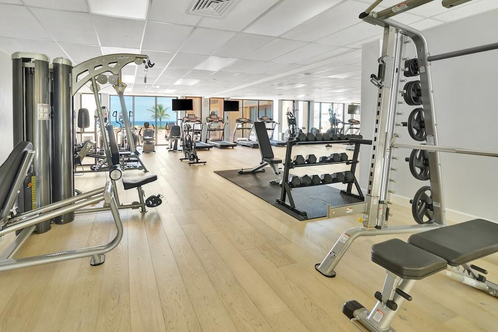 1149 Hillsboro Mile 410