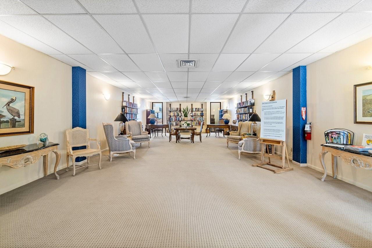 1149 Hillsboro Mile 410