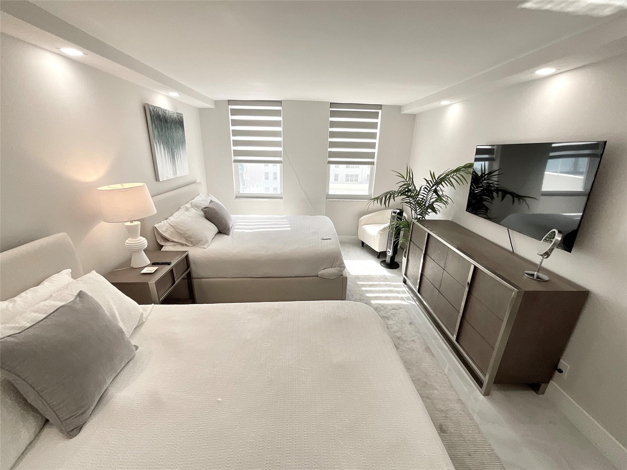 1149 Hillsboro Mile 410