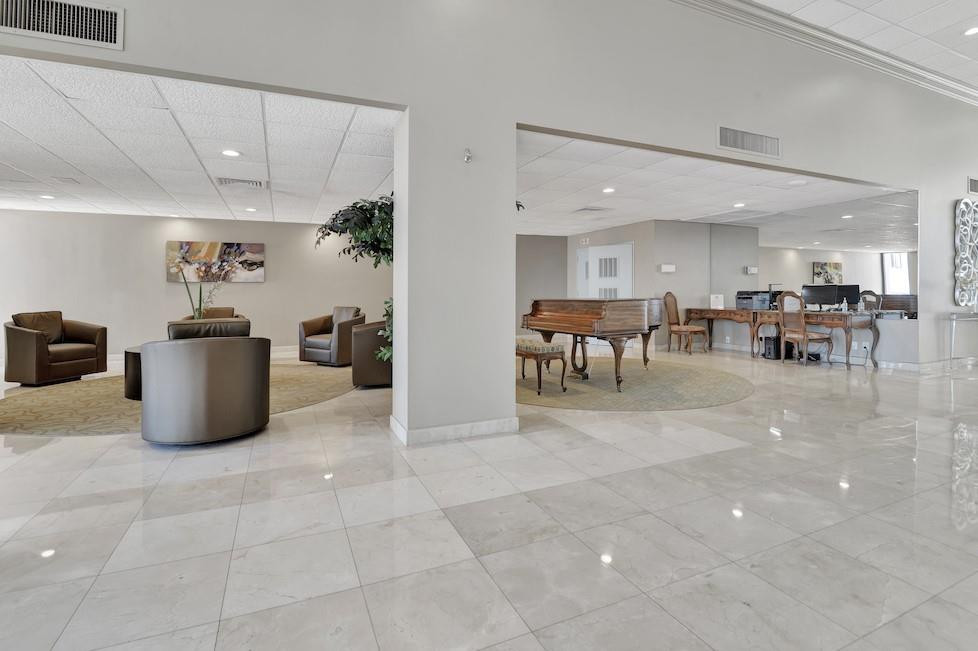 1149 Hillsboro Mile 410