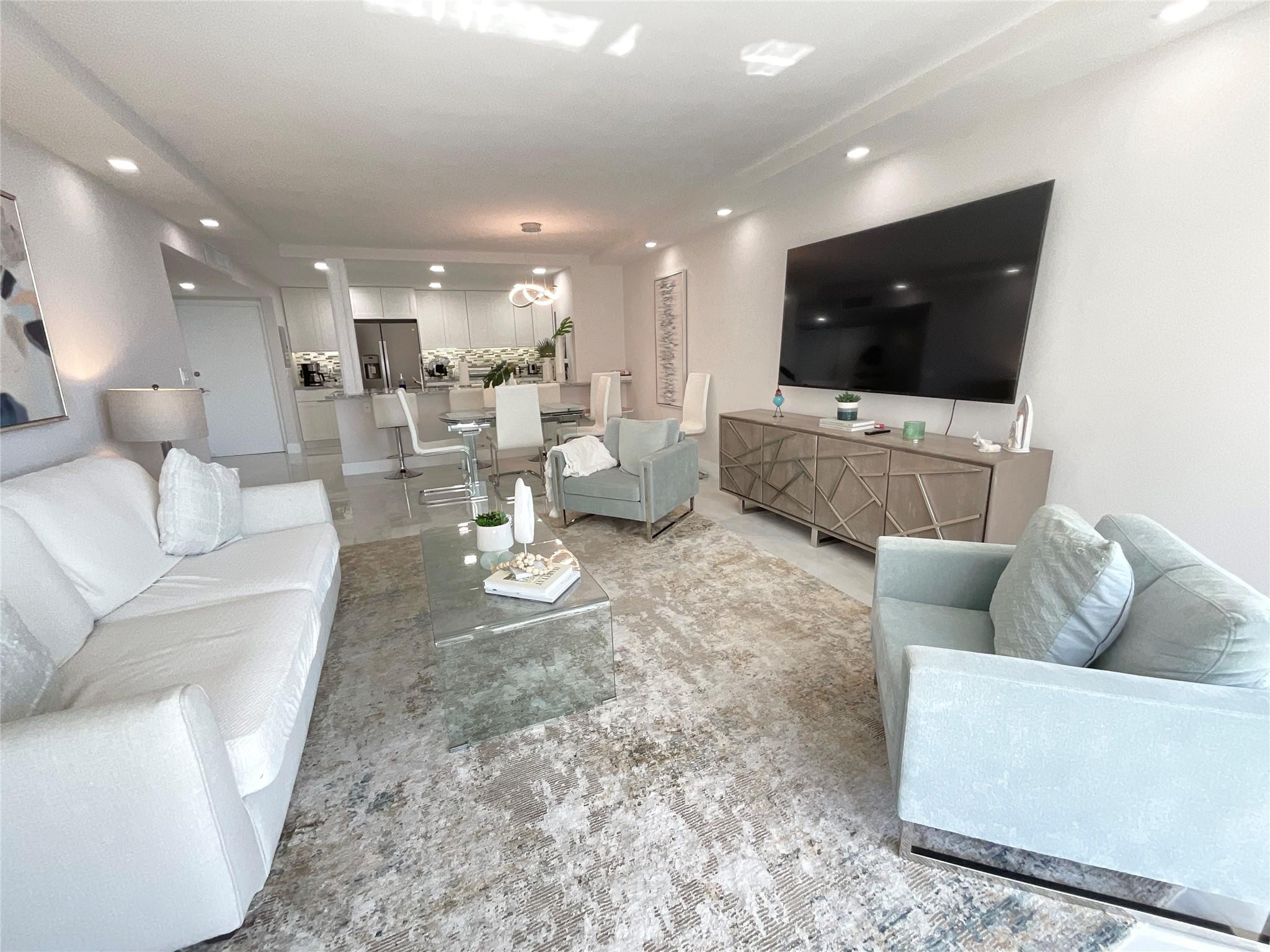 1149 Hillsboro Mile 410