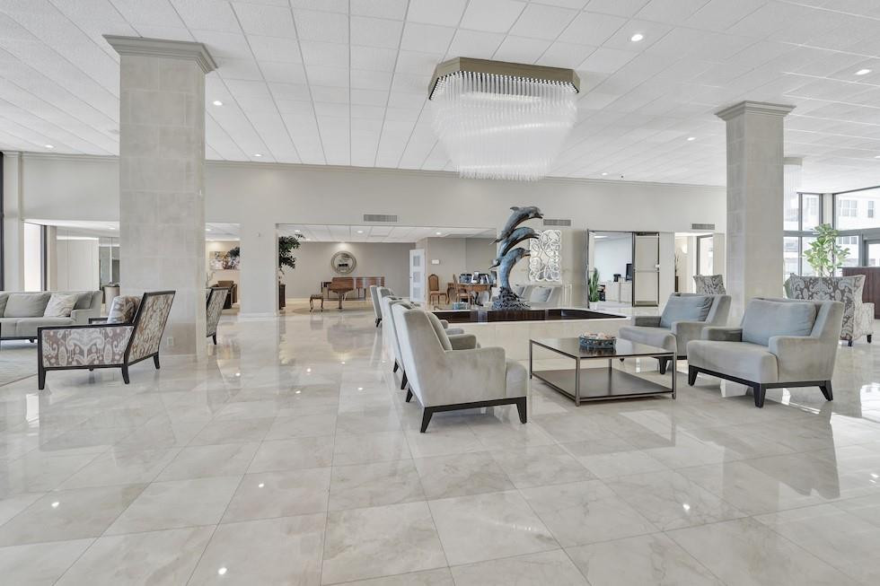 1149 Hillsboro Mile 410