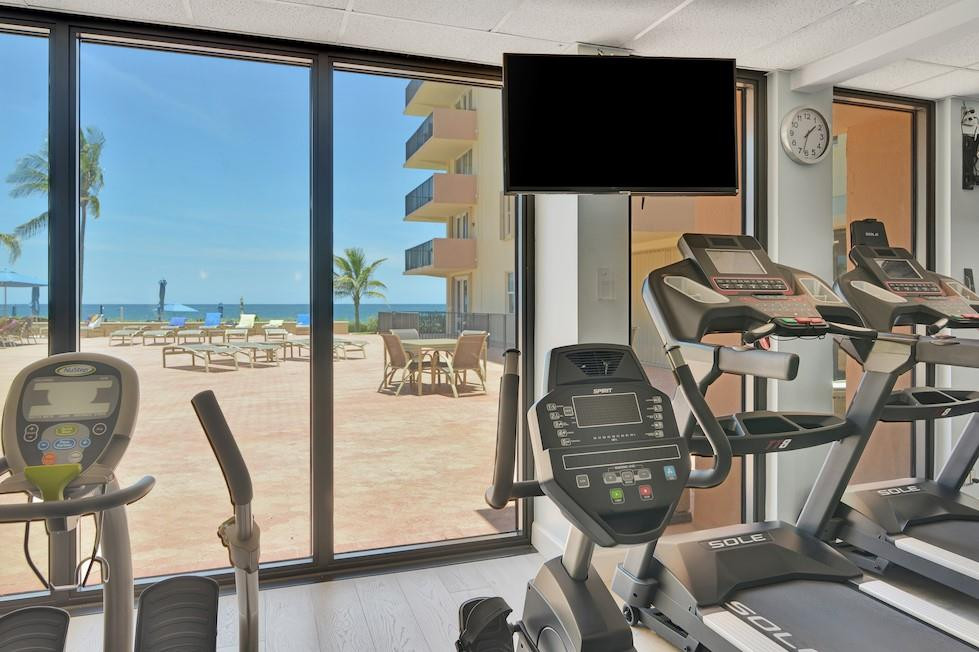 1149 Hillsboro Mile 410