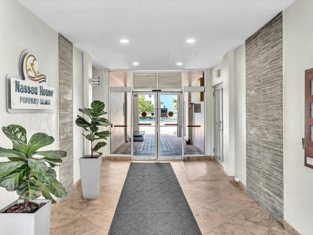 301 N Ocean Blvd 106