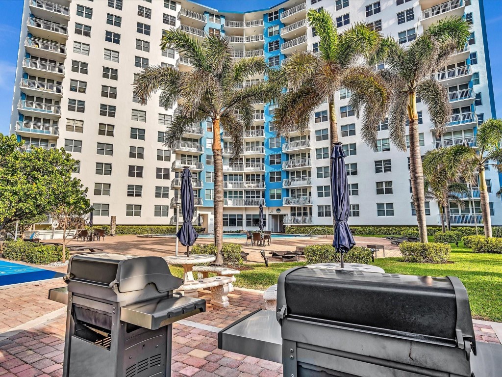 301 N Ocean Blvd 106