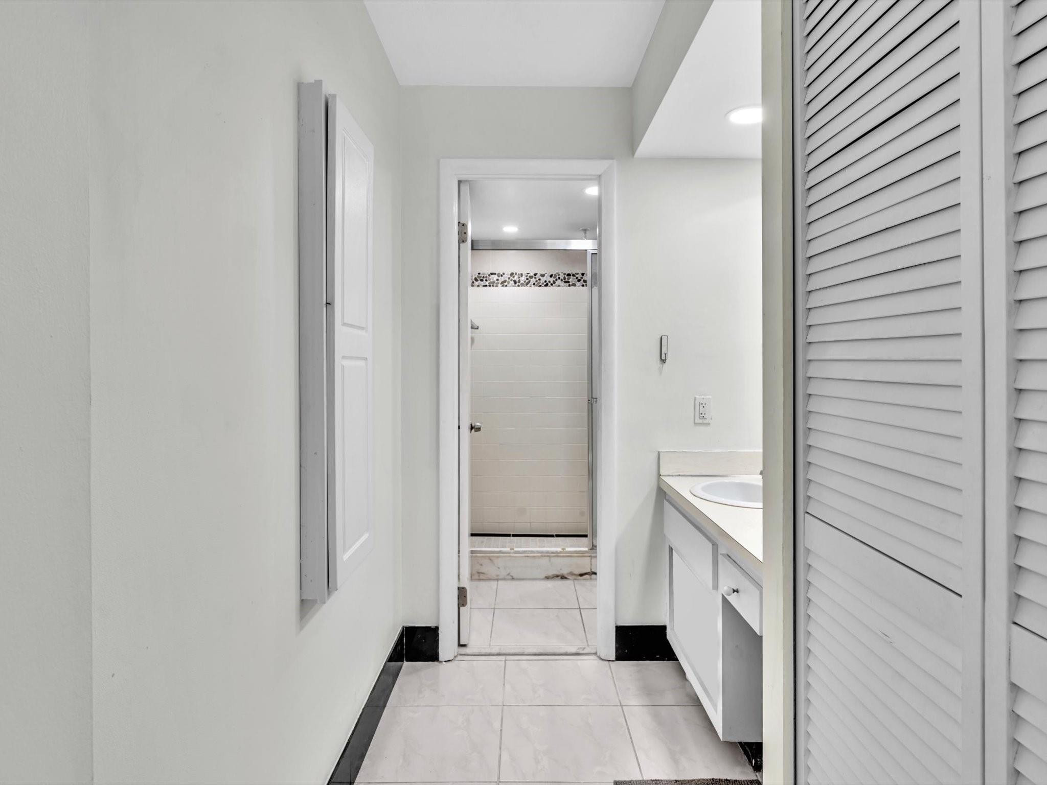 301 N Ocean Blvd 106