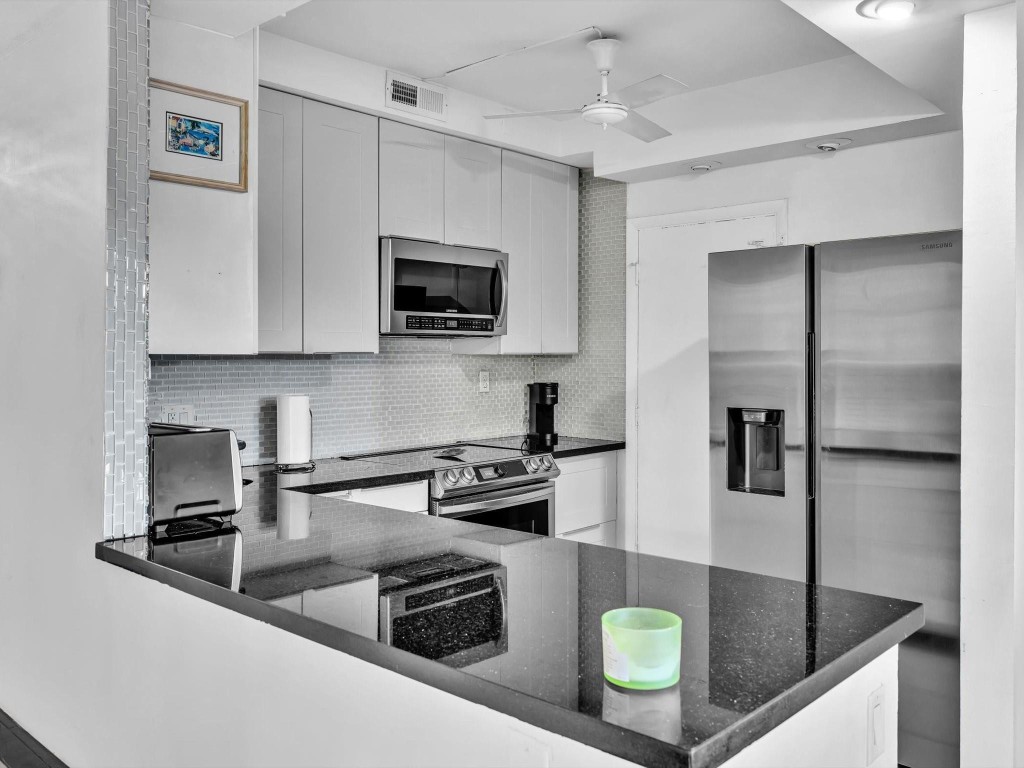 301 N Ocean Blvd 106