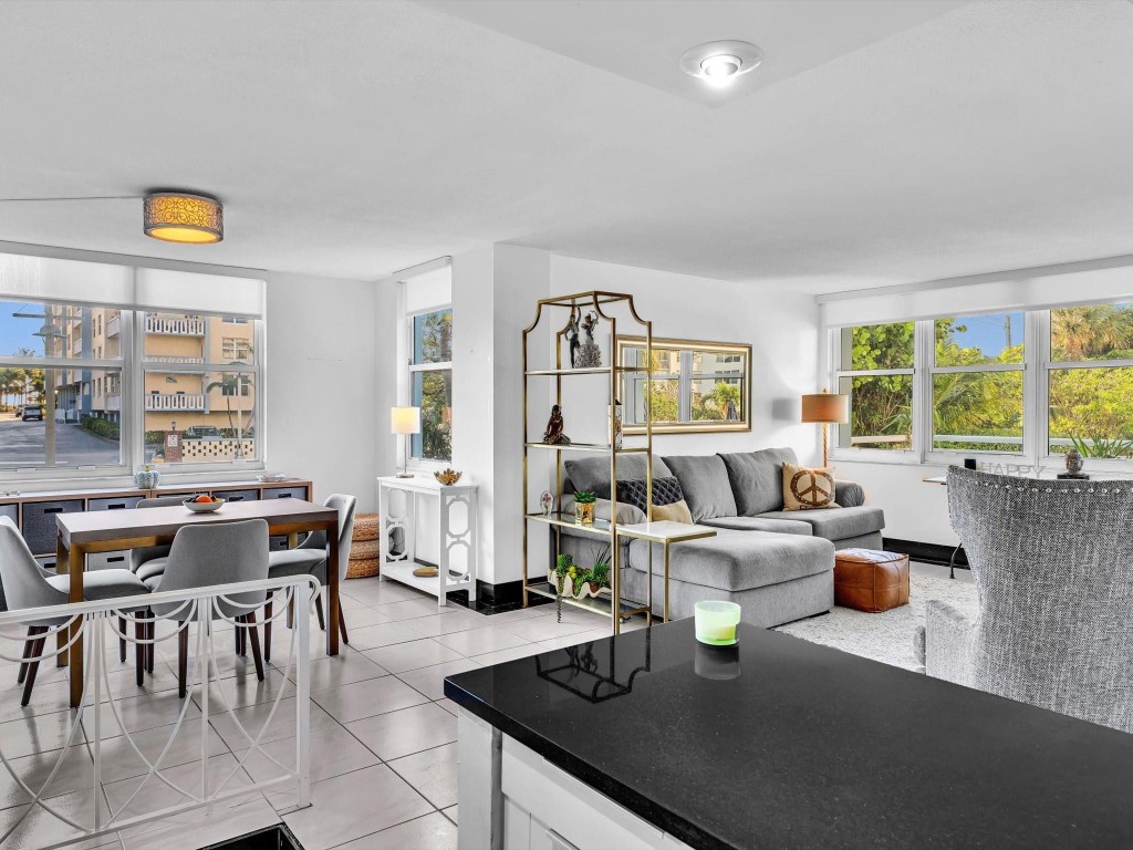 301 N Ocean Blvd 106