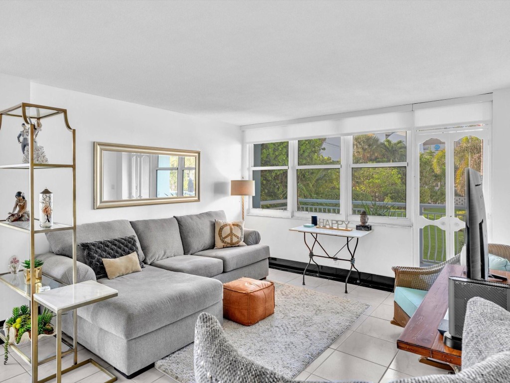 301 N Ocean Blvd 106