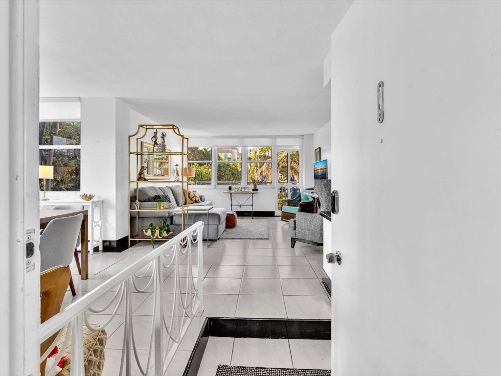 301 N Ocean Blvd 106