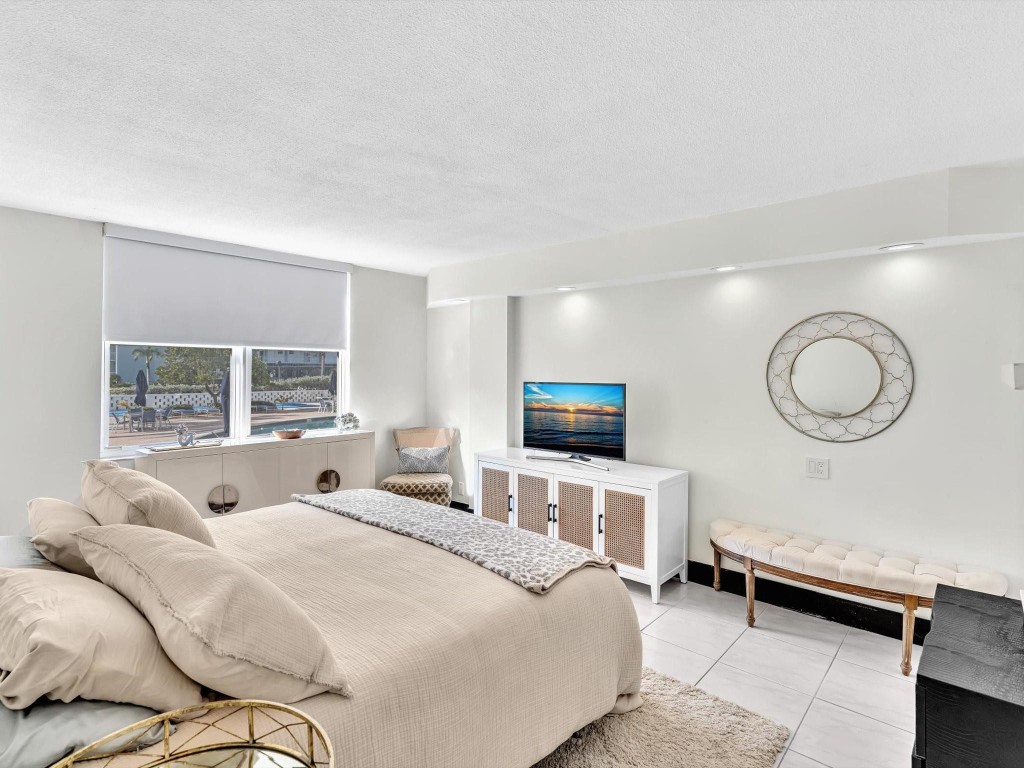 301 N Ocean Blvd 106