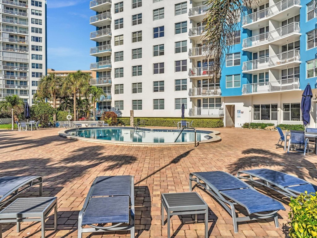 301 N Ocean Blvd 106