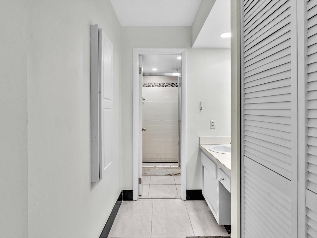 301 N Ocean Blvd 106