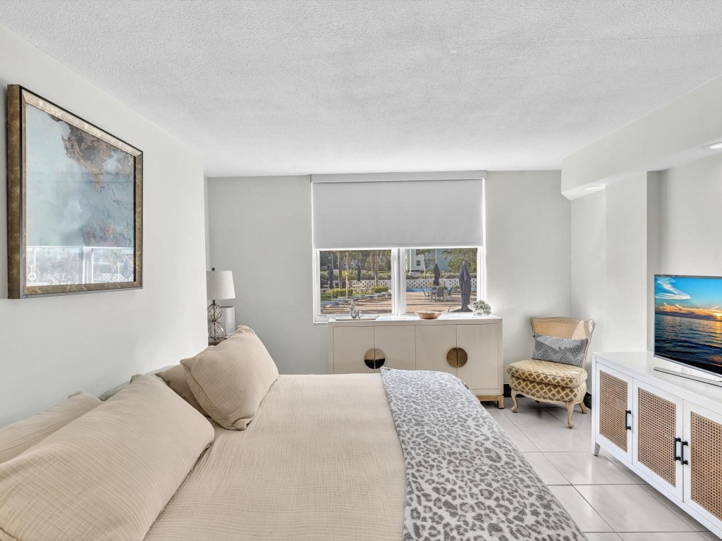 301 N Ocean Blvd 106