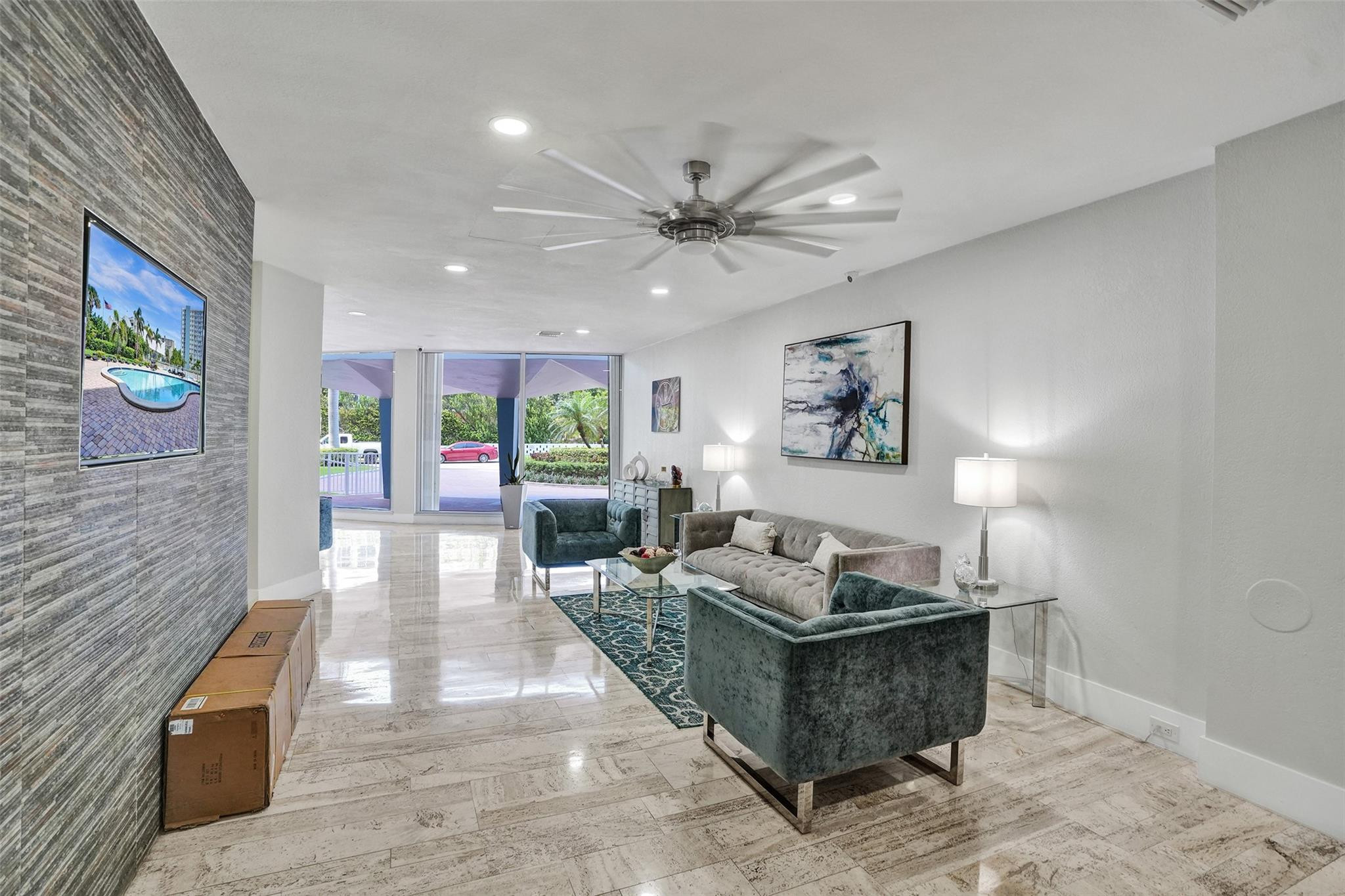 301 N Ocean Boulevard 307