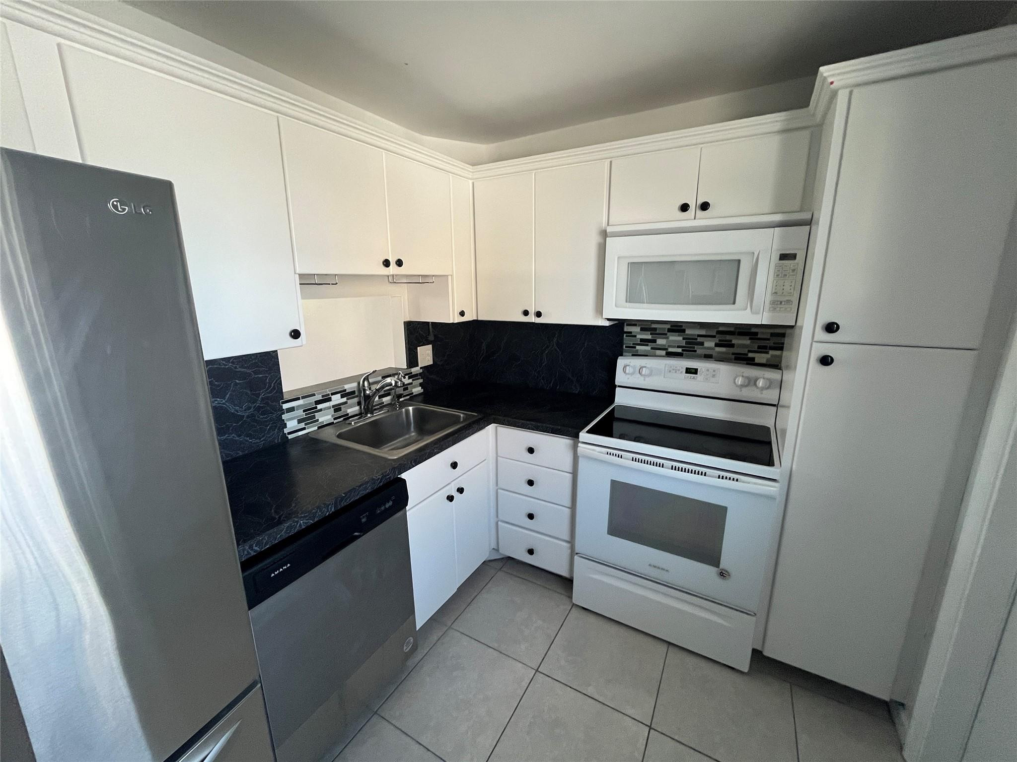 301 N Ocean Boulevard 307